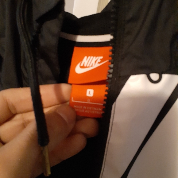 Nike windbreaker - Picture 3 of 4